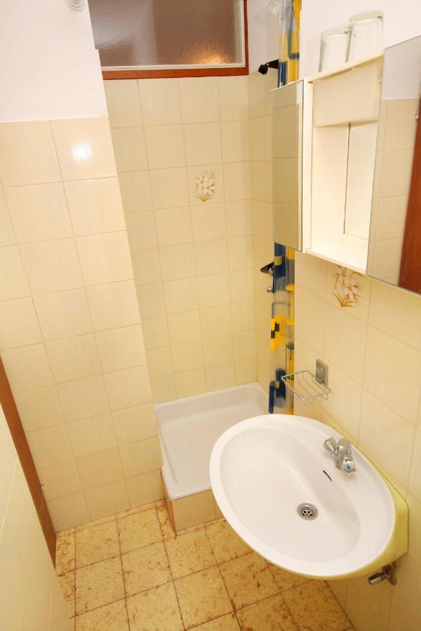 Apartments And Rooms With Parking Space Palit, Rab - 5061 Extérieur photo